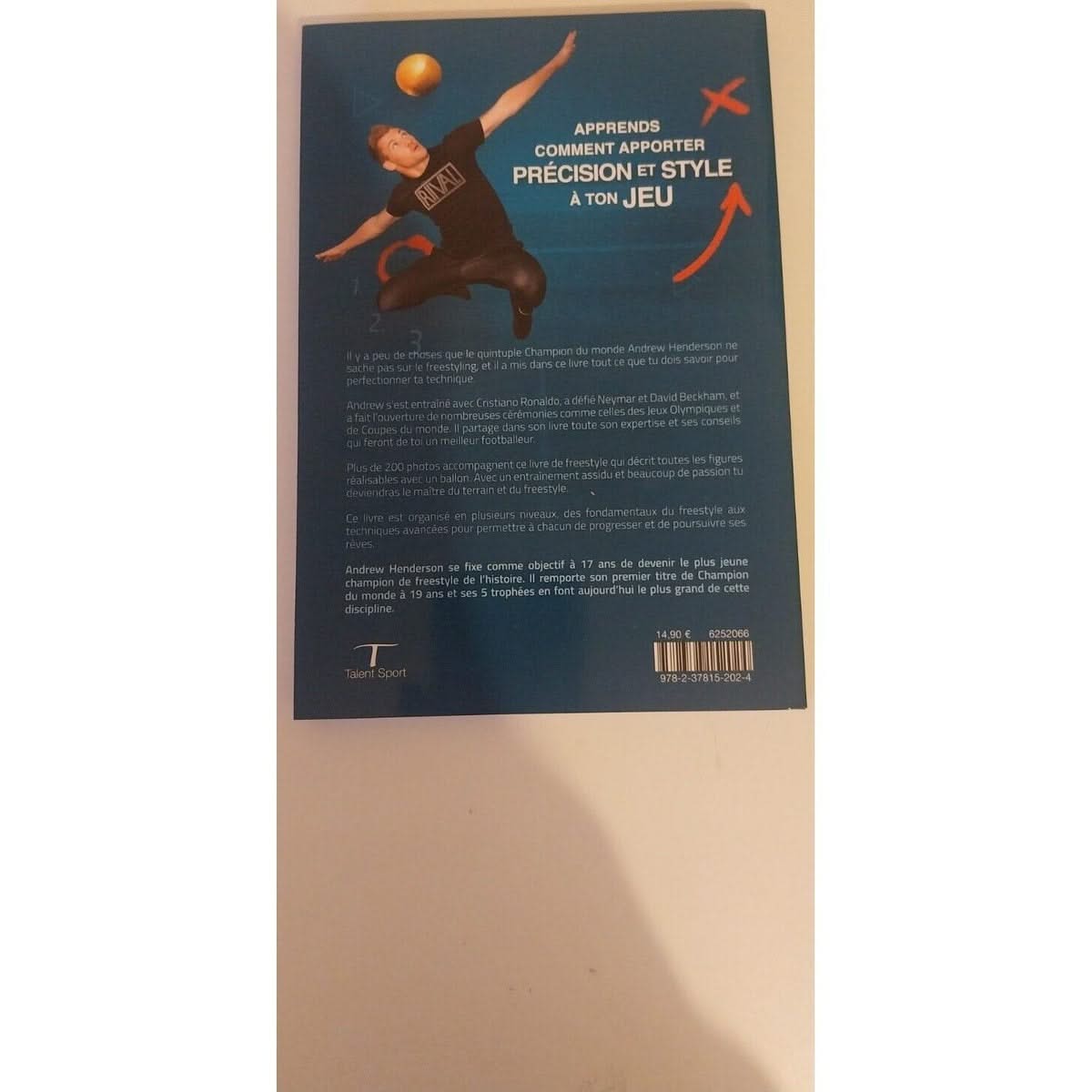 Comment Devenir Un Meilleur Footballeur. apprend comment apporter precision et style a ton jeu