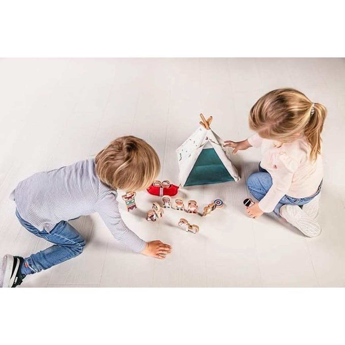 Figurines en bois Le Tipi et les Indiens Lilliputiens
