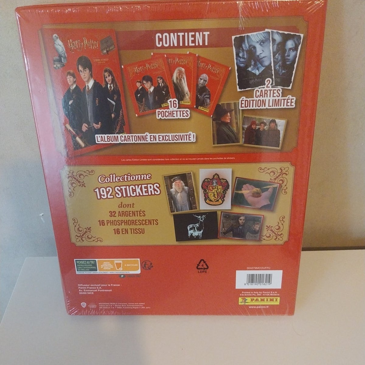 Panini Harry Potter - Le Manuel du Sorcier Coffret Stickers 1 album cartonné + 16 pochettes + 2 cartes édition limitée