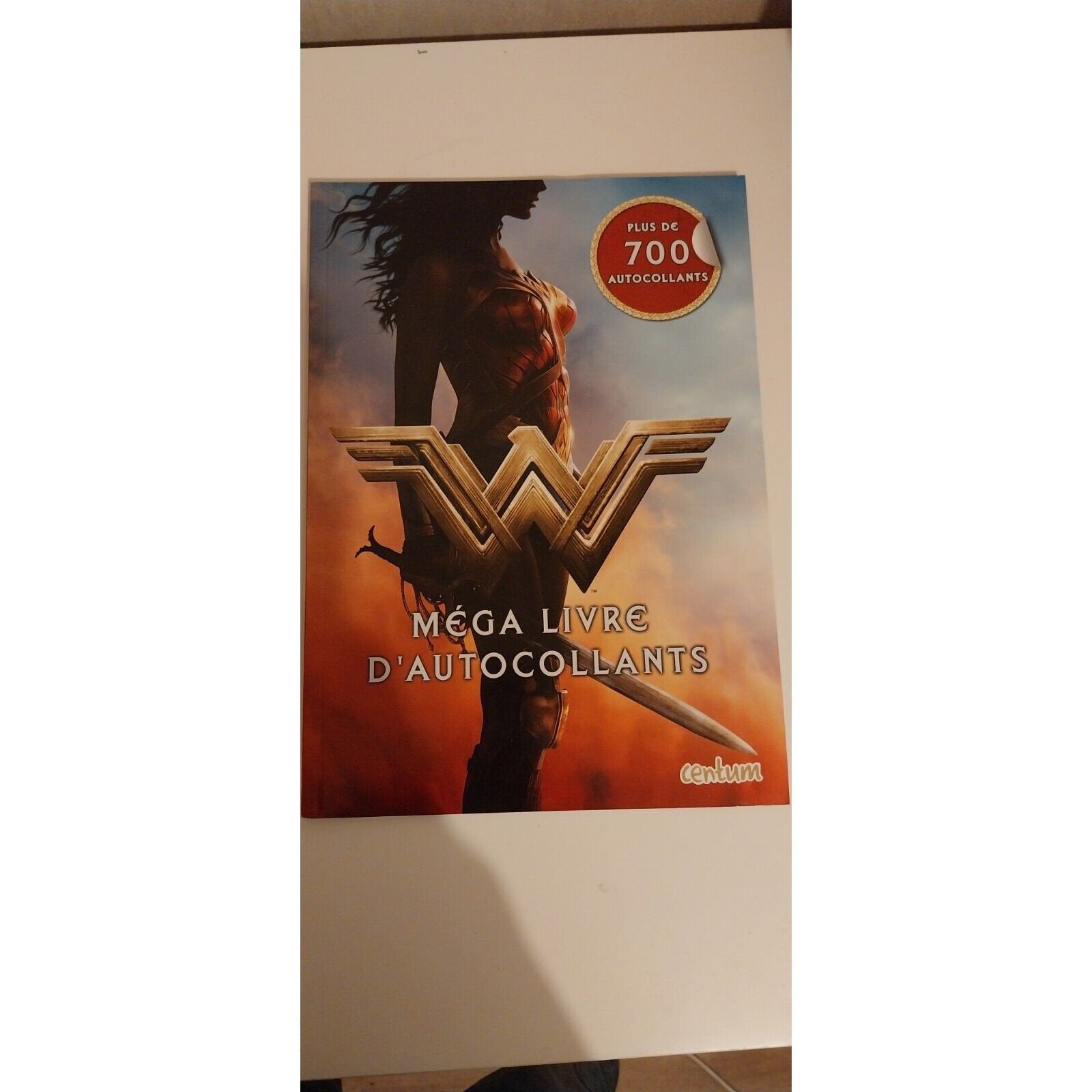 Méga livre d'autocollants Wonder Woman